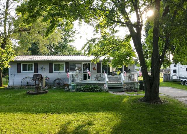 Property at 225 Myers Rd, Lapeer, MI 48446, 3 beds, 1 bath