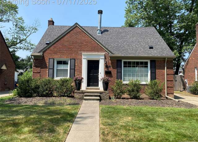 Property at 1417 N Maple Ave, Royal Oak, MI 48067, 3 beds, 2 baths