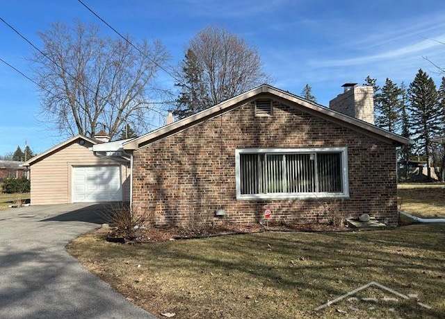 Property at 2510 S Outer Dr, Saginaw, MI 48601, 3 beds, 1 bath