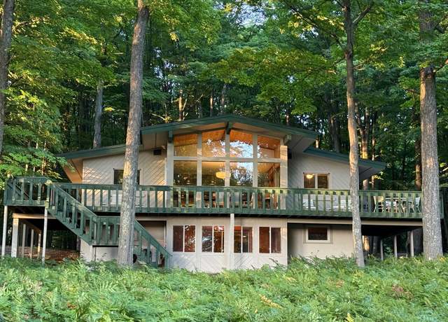 Property at 4390 Ridge Run, Custer Township, MI 49615, 5 beds, 3 baths