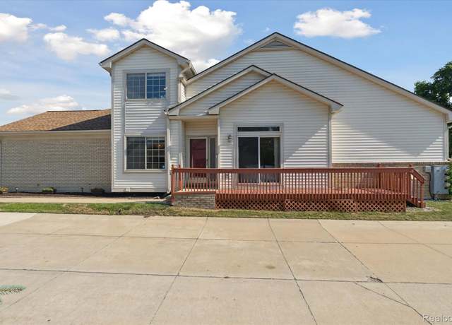 Property at 34082 Frank Dr, Macomb, MI 48312, 3 beds, 3 baths
