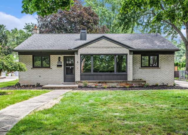 Property at 31100 W Rutland St, Beverly Hills Village, MI 48025, 3 beds, 2 baths
