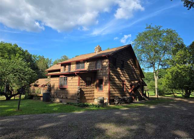 Property at 10305 Oakhurst Rd, Rose Township, MI 48442, 4 beds, 3 baths