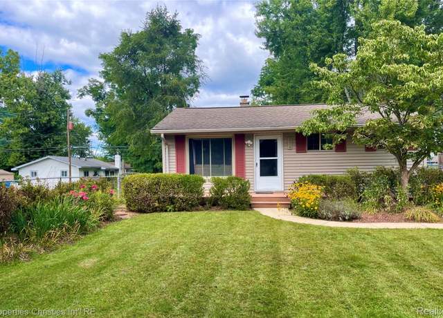 Property at 374 W Grand Traverse St, Commerce Charter Township, MI 48382, 2 beds, 1 bath