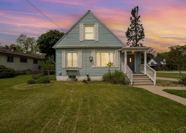 Property at 2015 S Washington St, Saginaw, MI 48601, 4 beds, 1.5 baths