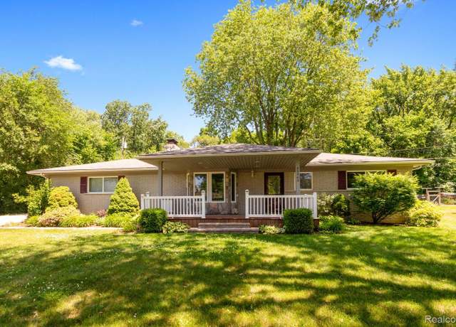 Property at 25762 Strath Haven Dr, Novi, MI 48374, 3 beds, 1 bath