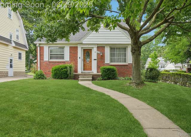 Property at 602 Lawson St, Royal Oak, MI 48067, 3 beds, 1.5 baths