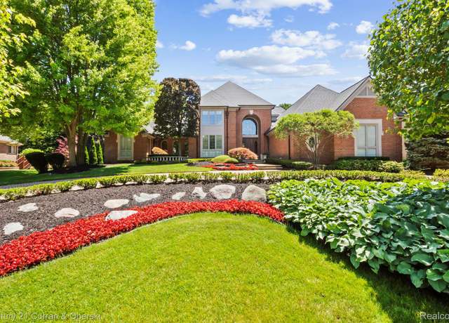 Property at 18878 Oak Leaf Ln, Northville, MI 48168, 5 beds, 5 baths