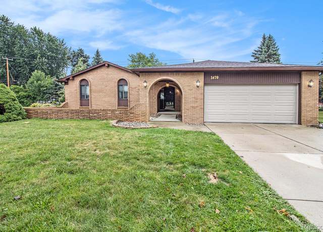 Property at 1670 Yellowbrick Ct, Trenton, MI 48183, 3 beds, 3.5 baths