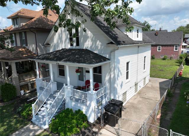 Property at 258 Spruce St, Wyandotte, MI 48192, 2 beds, 1.5 baths