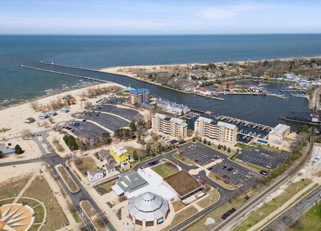 Property at 230 Water St Unit B, St Joseph, MI 49085, 1 bed, 1 bath