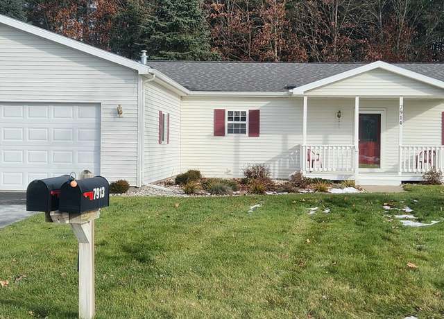 Property at 7914 Schooner Ln, Canadian Lakes, MI 49346, 3 beds, 2 baths