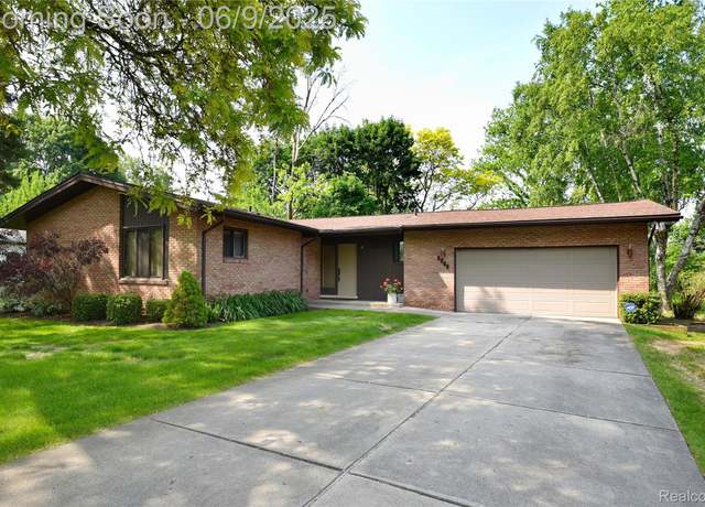 Property at 2268 Devonshire Rd, Bloomfield Hills, MI 48302, 3 beds, 1.5 baths