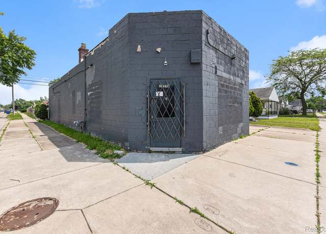 Property at 22248 Mac Arthur Blvd, Warren, MI 48089, 2 beds, 1 bath
