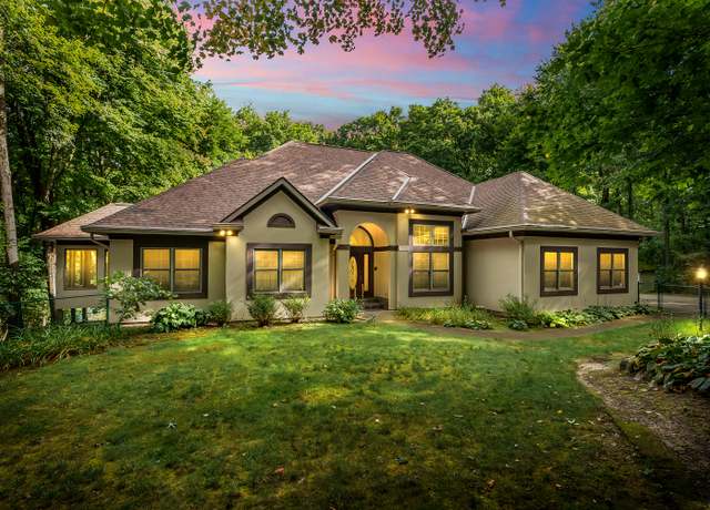 Property at 8774 W R Ave, Kalamazoo, MI 49009, 5 beds, 4.5 baths