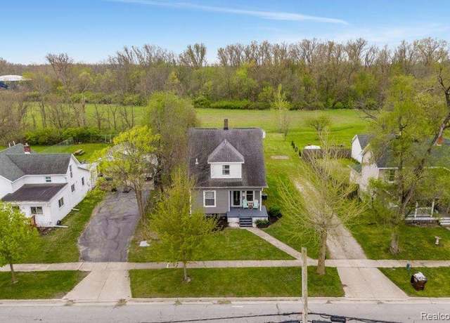 Property at 518 Main St, Dundee, MI 48131, 3 beds, 1.5 baths