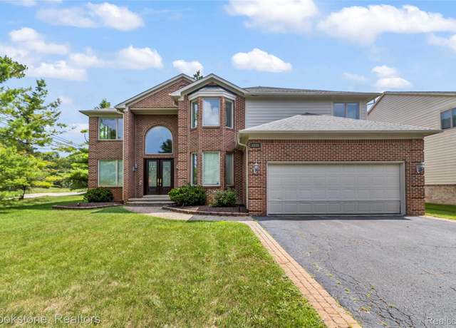 Property at 2115 Aldwin Dr, West Bloomfield Charter Township, MI 48324, 4 beds, 2.5 baths