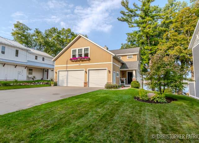 Property at 7217 Davies Dr NE, Rockford, MI 49341, 4 beds, 4 baths