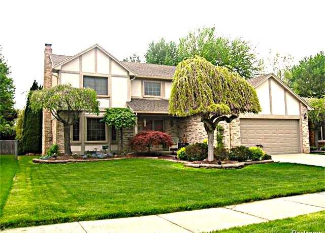 Property at 47387 Meadowbrook Dr, Macomb, MI 48044, 3 beds, 2.5 baths