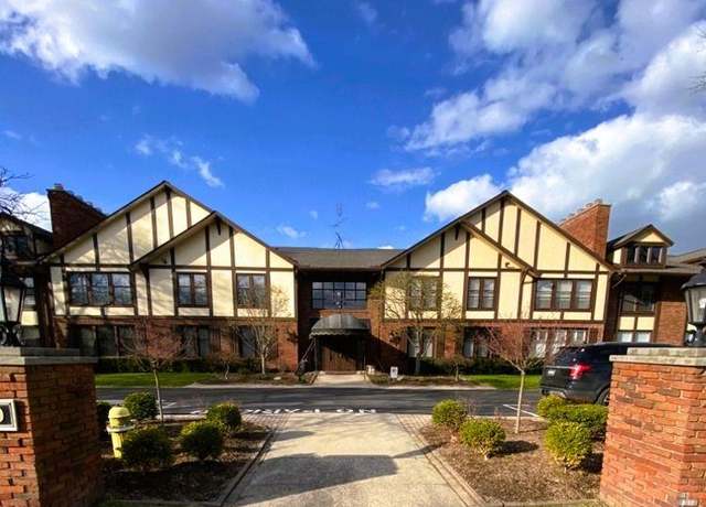 Property at 1750 Vernier Rd #10, Grosse Pointe Woods, MI 48236, 2 beds, 2 baths