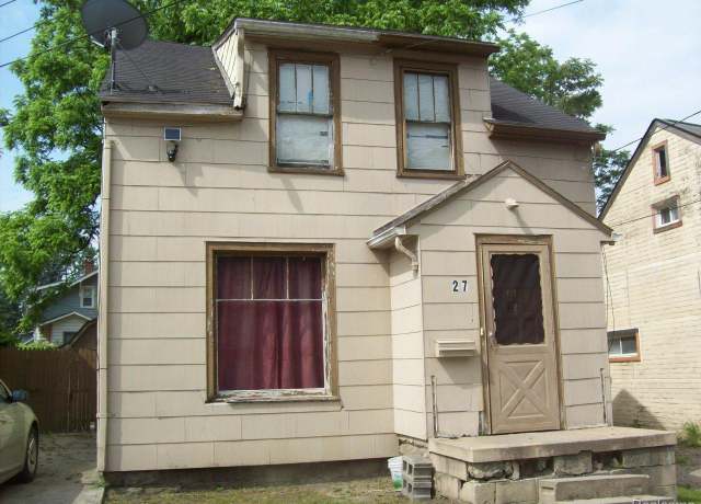 Property at 27 Clarence St, Pontiac, MI 48342, 3 beds, 1 bath