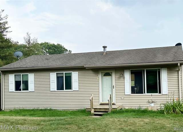 Property at 5741 Crandall Rd, Howell, MI 48855, 3 beds, 2 baths