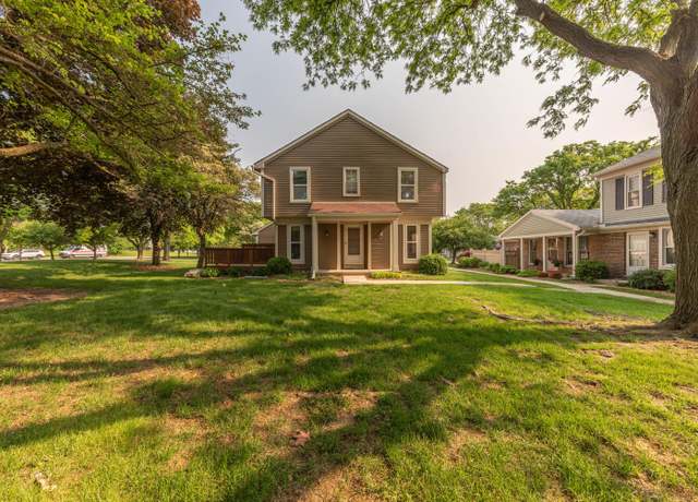 Property at 2705 Winthrop Ct, Ann Arbor, MI 48104, 2 beds, 1.5 baths