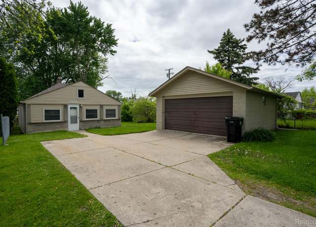 Property at 26640 Pattow St, Roseville, MI 48066, 2 beds, 1 bath