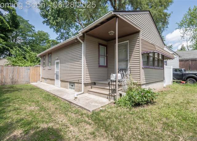 Property at 785 Kenilworth Ave, Pontiac, MI 48340, 2 beds, 1.5 baths