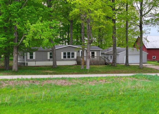 Property at 17793 7 Mile Rd, Reed City, MI 49677, 3 beds, 1 bath