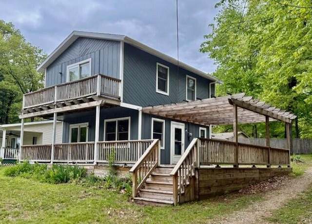Property at 5303 E Stray Dr, Newaygo, MI 49337, 2 beds, 1.5 baths