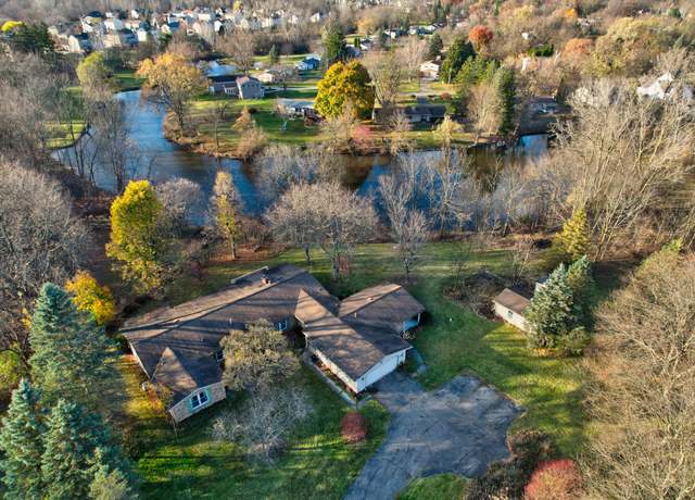 Property at 6353 Perry Rd, Grand Blanc, MI 48439, 5 beds, 4 baths