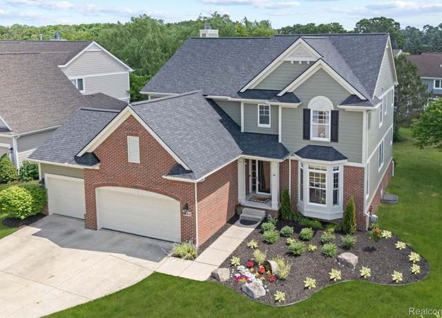 Property at 6060 Balmoral Way, Commerce Township, MI 48382, 4 beds, 3.5 baths