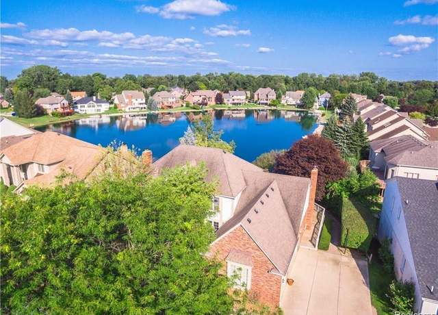 Property at 49090 Driftwood Dr, Shelby Charter Township, MI 48317, 5 beds, 3.5 baths