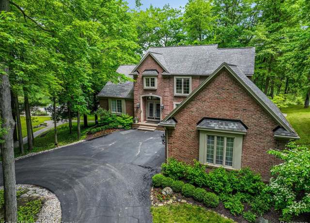 Property at 3120 Pond Rd, Leonard, MI 48367, 5 beds, 3.5 baths