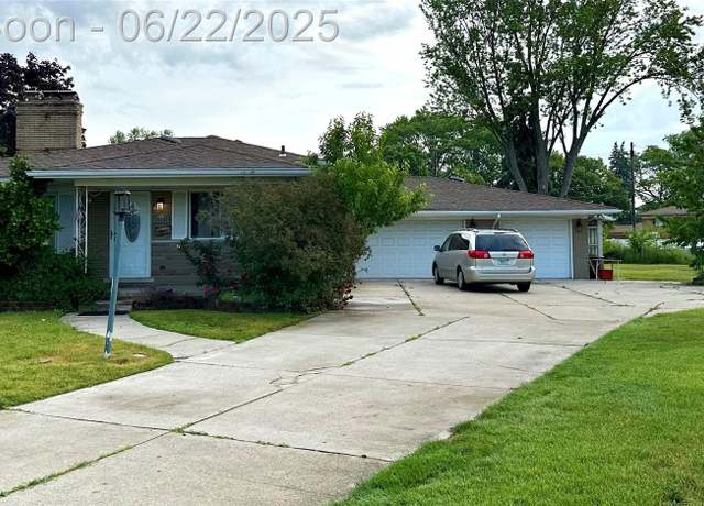 Property at 29242 Lorraine Ave, Warren, MI 48093, 3 beds, 2 baths