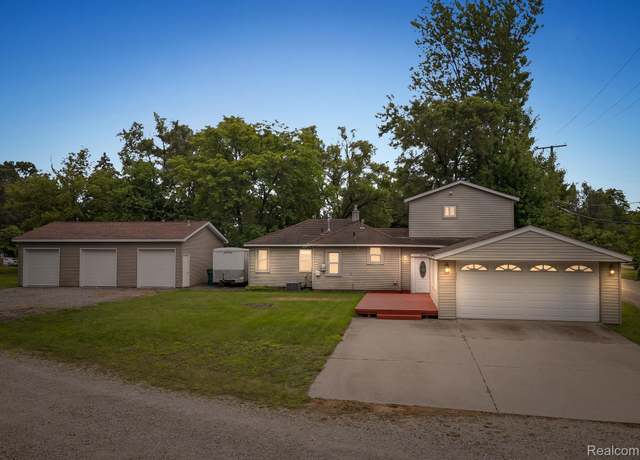 Property at 3811 Benstein Rd, Commerce Twp, MI 48382, 2 beds, 2 baths