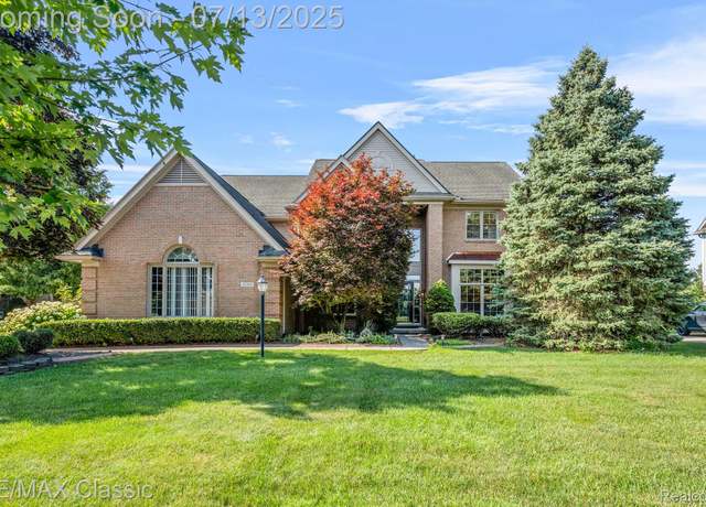 Property at 45450 Fountain View Dr, Canton, MI 48188, 4 beds, 4.5 baths