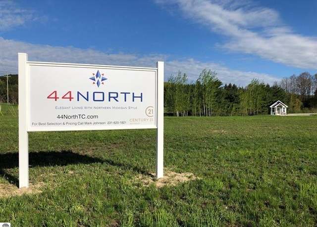 Property at 13820 Azmiuth Dr, Traverse City, MI 49684