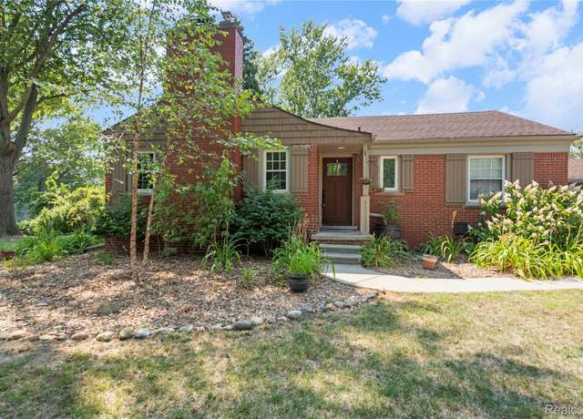 Property at 24530 Hickory Dr, Grosse Ile Township, MI 48138, 3 beds, 2 baths
