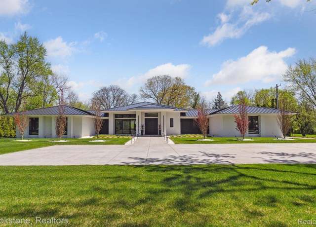 Property at 4144 Rouge Circle Dr, Troy, MI 48098, 4 beds, 3.5 baths