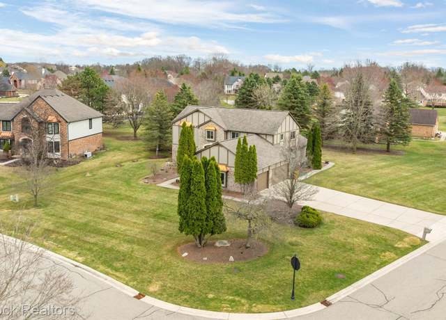 Property at 4070 Greenbriar Ct, Rochester, MI 48306, 4 beds, 4 baths