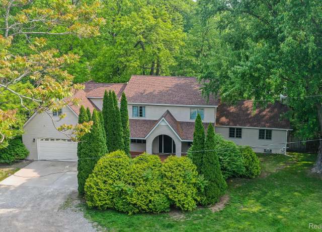 Property at 2475 S Ortonville Rd S, Brandon Charter Township, MI 48462, 5 beds, 4 baths