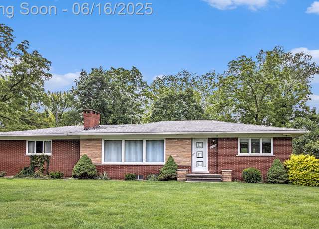Property at 21556 Thorofare Rd, Trenton, MI 48138, 2 beds, 1 bath