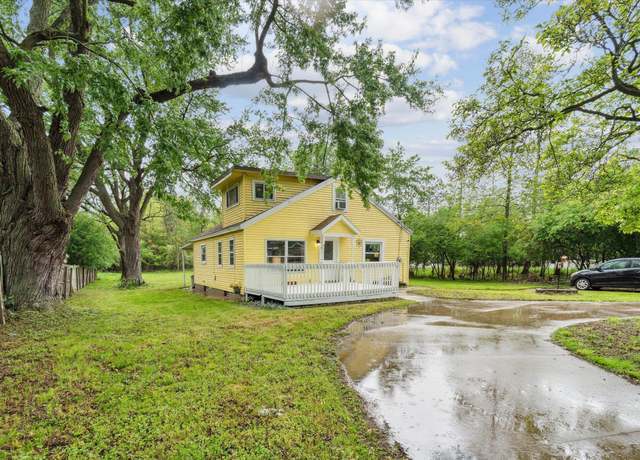 Property at 2179 32nd St SE, Grand Rapids, MI 49508, 3 beds, 1 bath