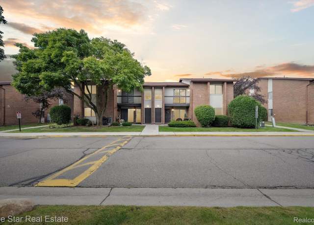 Property at 33873 Pondview Cir, Livonia, MI 48152, 3 beds, 2 baths