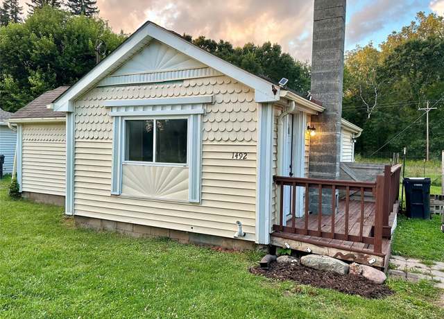 Property at 1492 Mason Rd, Howell, MI 48843, 4 beds, 2 baths
