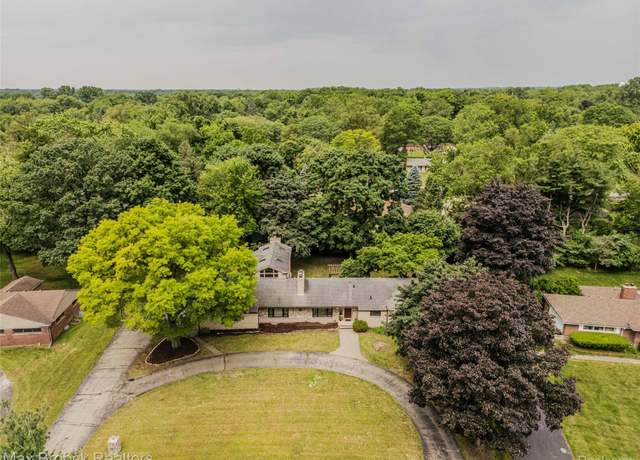 Property at 6730 Halyard Rd, Bloomfield Hills, MI 48301, 4 beds, 2.5 baths