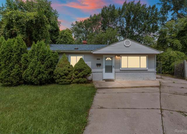 Property at 13210 Lyons St, Oak Park, MI 48237, 3 beds, 1 bath