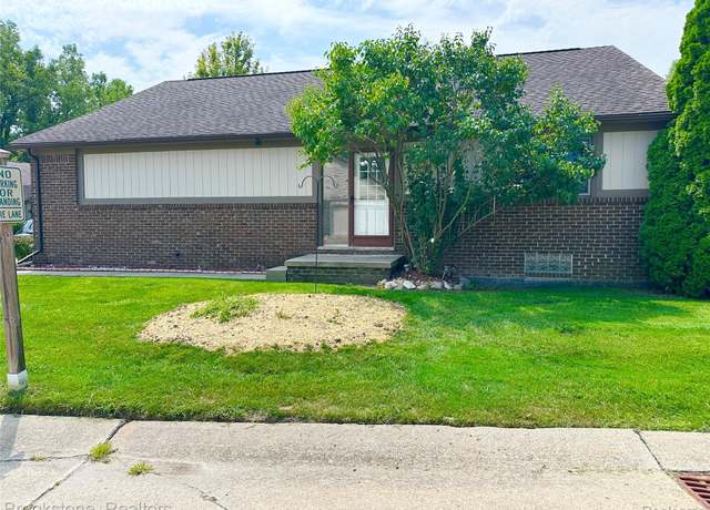 Property at 20561 Longwood Dr, Clinton Charter Township, MI 48038, 2 beds, 2 baths